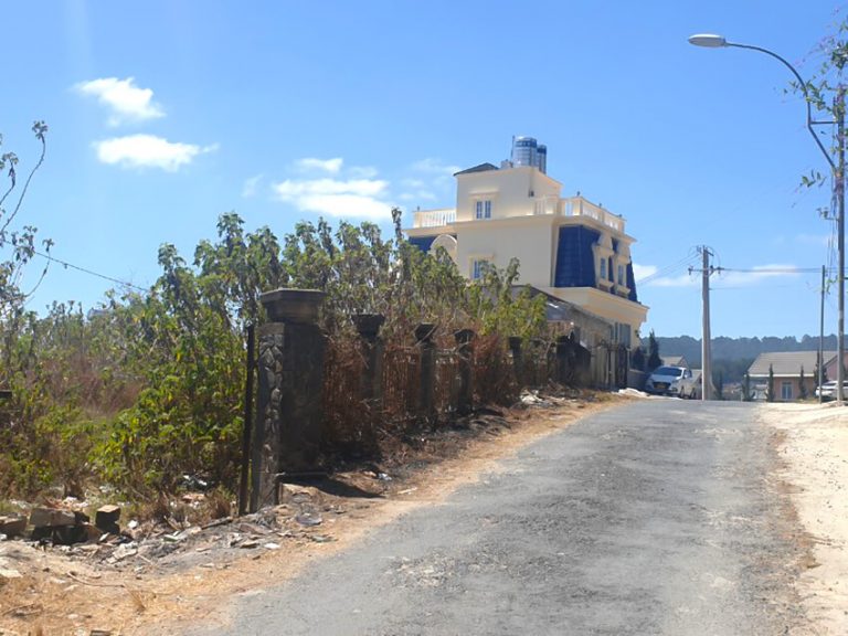 Bán đất, Đường Huyền Trân Công Chúa, Phường Xuân Hương (P4 cũ), Tp Đà Lạt, Thế đất bằng phẳng View đẹp, 310 m2