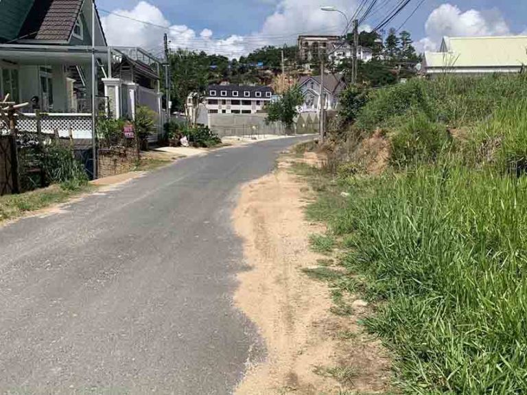 Bán đất, Đường Trịnh Hoài Đức, Phường 11, Tp Đà Lạt, Đất đẹp thế cao hơn mặt tiền lớn, 400 m2