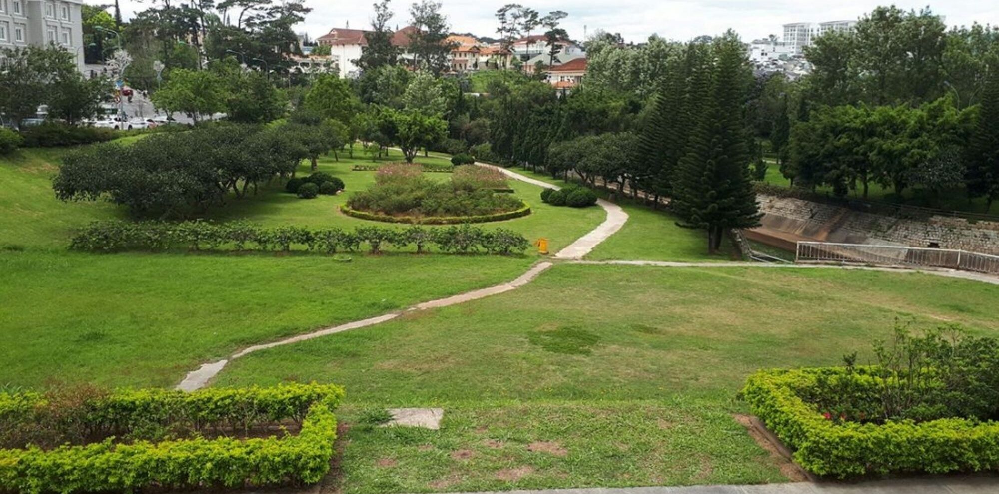 NHỮNG ÔNG LỚN ĐANG TÀI TRỢ LẬP QUY HOẠCH TẠI THÀNH PHỐ ĐÀ LẠT - LÂM ĐỒNG 2 Nhung ong lon dau tu Lam Dong quangthinhland.vn 04 e1739099762733