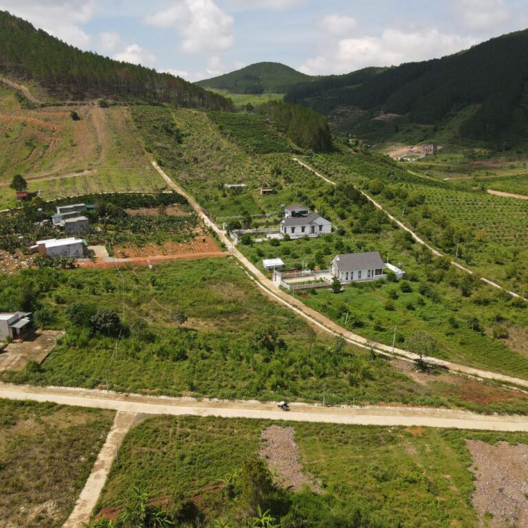 Bán 2 lô đất, Gia Lâm, thị trấn Nam Ban, huyện Lâm Hà, 350m2, Đường bê tông ô tô tận nơi