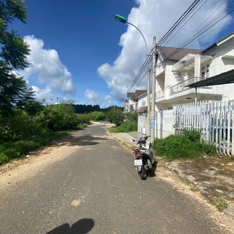 Bán nhà, đường An Sơn, Phường 4, thành phố Đà Lạt, 160.3m2 , Đường nhựa ô tô 10m