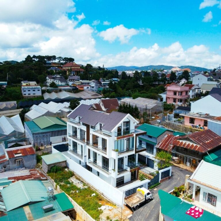 Bán 2 căn nhà, đường Xô Viết Nghệ Tĩnh, Phường 7, thành phố Đà Lạt, 173m2 và 174m2, Đường ô tô tận nơi