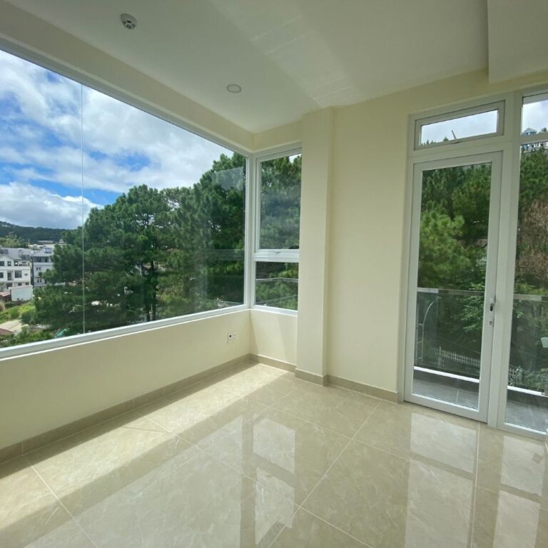 Bán biệt thự, đường Trịnh Hoài Đức, Phường 11, thành phố Đà Lạt, 370.43m2, Đường ô tô tận nơi