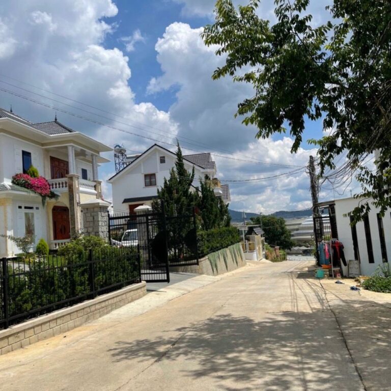 Bán đất, đường Nam Hồ, Phường 11, thành phố Đà Lạt, 336m2, Đường ô tô vào tận nơi 5m