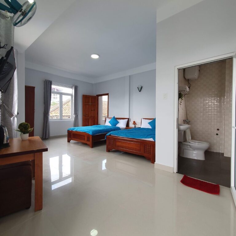 Bán khách sạn, đường Đoàn Thị Điểm, Phường 4 Đà Lạt 109.86m2, 2 mặt tiền đường ô tô, trung tâm thành phố