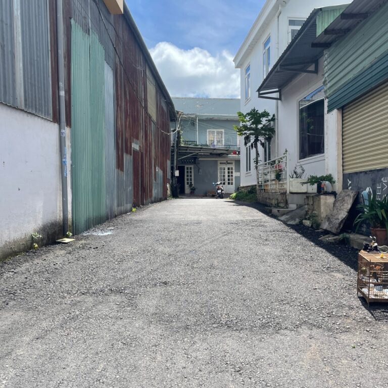 Bán dãy nhà trọ, đường Khe Sanh, Phường 10, TP Đà Lạt, 114,58m2, lợi thế kinh doanh ổn định, đường hẻm ô tô 5m