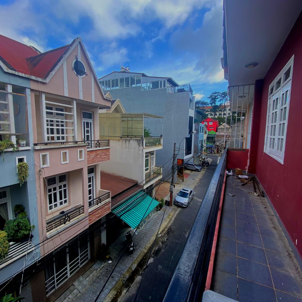 Cho thuê nhà, đường Mạc Đỉnh Chi, phường 4, thành phố Đà Lạt, 200m2/sàn, Thích hợp cho thuê văn phòng, Đường ô tô đến tận nơi