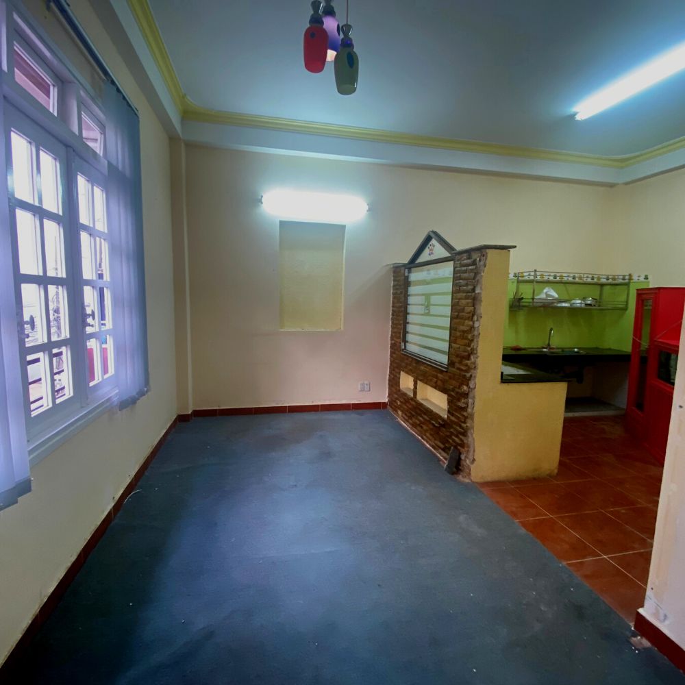 Cho thuê nhà, đường Mạc Đỉnh Chi, phường 4, thành phố Đà Lạt, 200m2/sàn, Thích hợp cho thuê văn phòng, Đường ô tô đến tận nơi