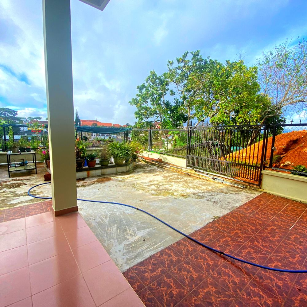 Cho thuê nhà, đường Triệu Việt Vương, Phường 4, thành phố Đà Lạt, 400m2, Thích hợp kinh doanh homestay, Đường ô tô đến tận nơi