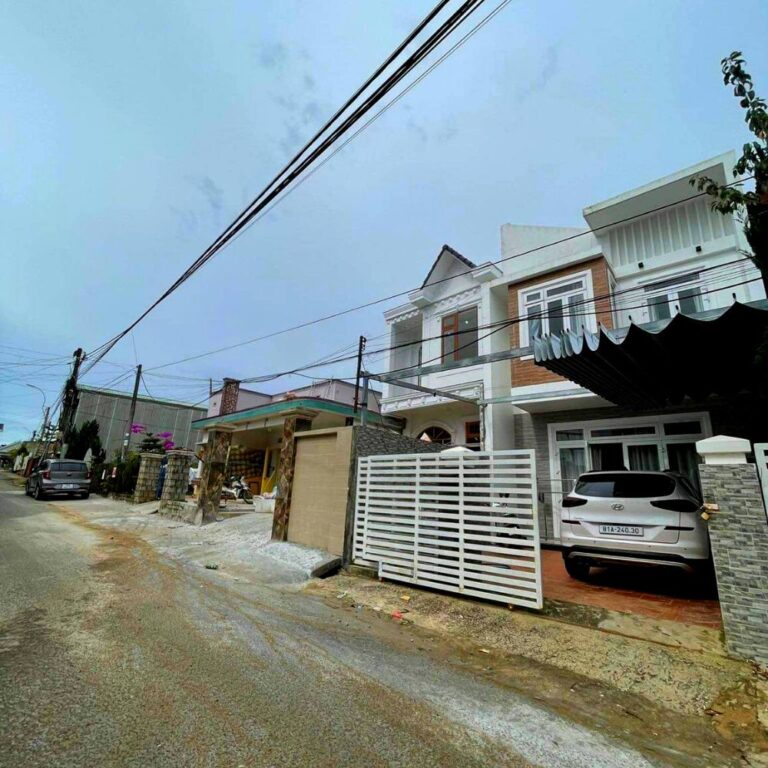 Bán nhà, đường Thái Phiên, phường 12, thành phố Đà Lạt, 155m2, thích hợp định cư lâu dài, Đường ô tô 5m vào tận nơi