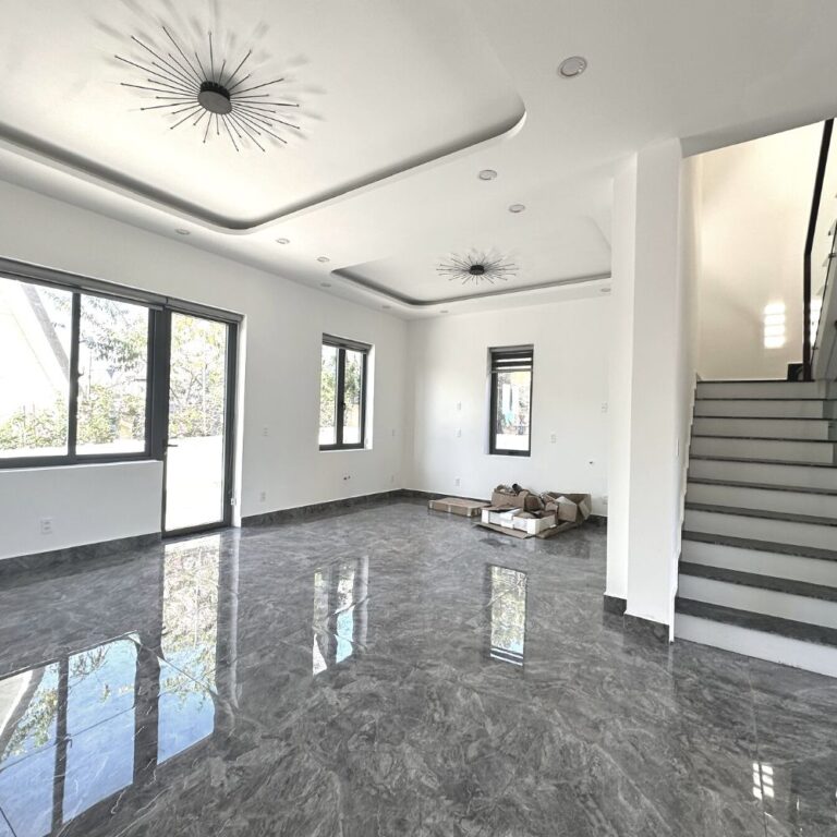 Bán biệt thự, đường Trịnh Hoài Đức, phường 11, thành phố Đà Lạt, 235.9m2, Thích hợp đầu tư định cư, Đường ô tô vào tận nơi