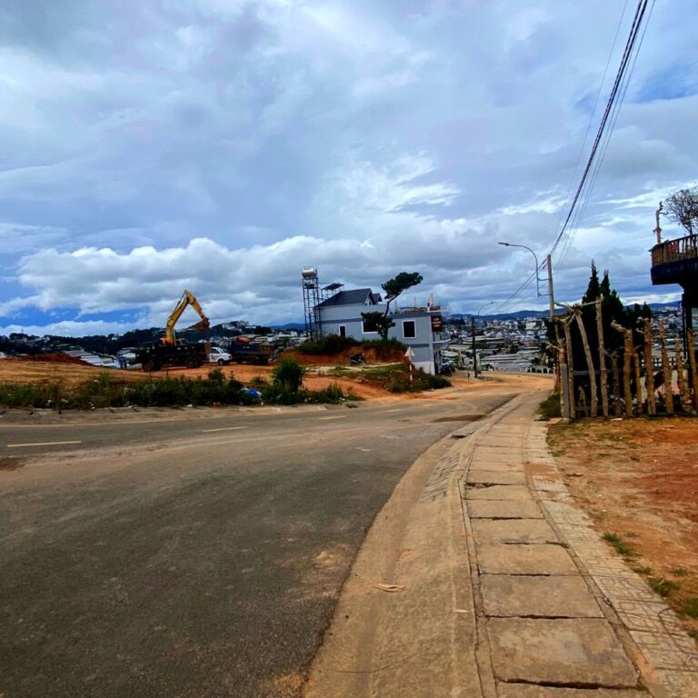 Bán đất, KQH Huỳnh Tấn Phát, phường 11, thành phố Đà Lạt, 67m2, Thế đất 2 mặt tiền, Đường nhựa ô tô 6m