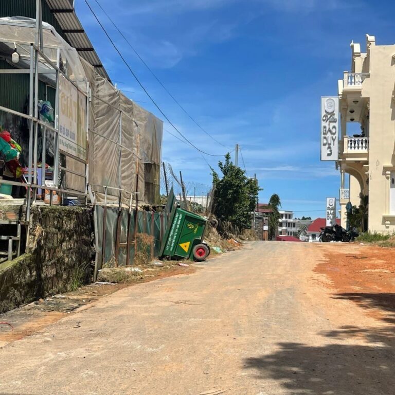 Bán đất, đường Phù Đổng Thiên Vương, phường 8, thành phố Đà Lạt, 230m2, Thích hợp đầu tư kinh doanh, Đường ô tô vào tận nơi