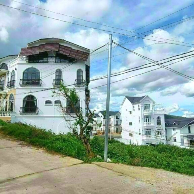 Bán đất, đường Trịnh Hoài Đức, phường 11, thành phố Đà Lạt, 200m2, Thích hợp đầu tư kinh doanh, Đường ô tô 5m vào tận nơi