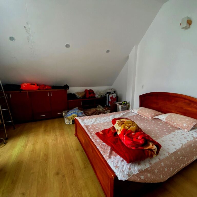 Bán nhà, An Dương Vương, phường 2, thành phố Đà Lạt, 74.2m2, Thích hợp đầu tư kinh doanh, Đường ô tô lộ giới 14m