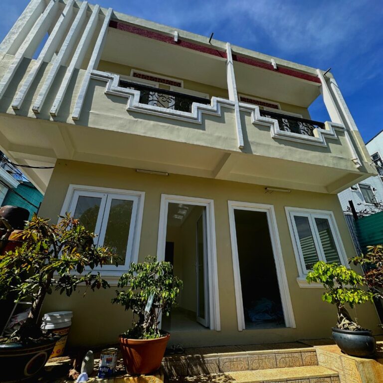 Bán dãy nhà trọ, đường Đào Duy Từ, phường 4, thành phố Đà Lạt, 114m2, Thích hợp đầu tư kinh doanh, Hai mặt tiền, Đường ô tô vào tận nơi