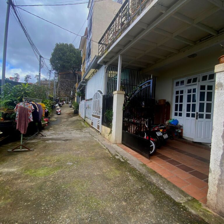 Bán nhà, đường hẻm Ngô Thì Nhậm, phường 4, thành phố Đà Lạt, 75.33m2, Thích hợp đầu tư định cư, Đường hẻm ô tô 3,5m