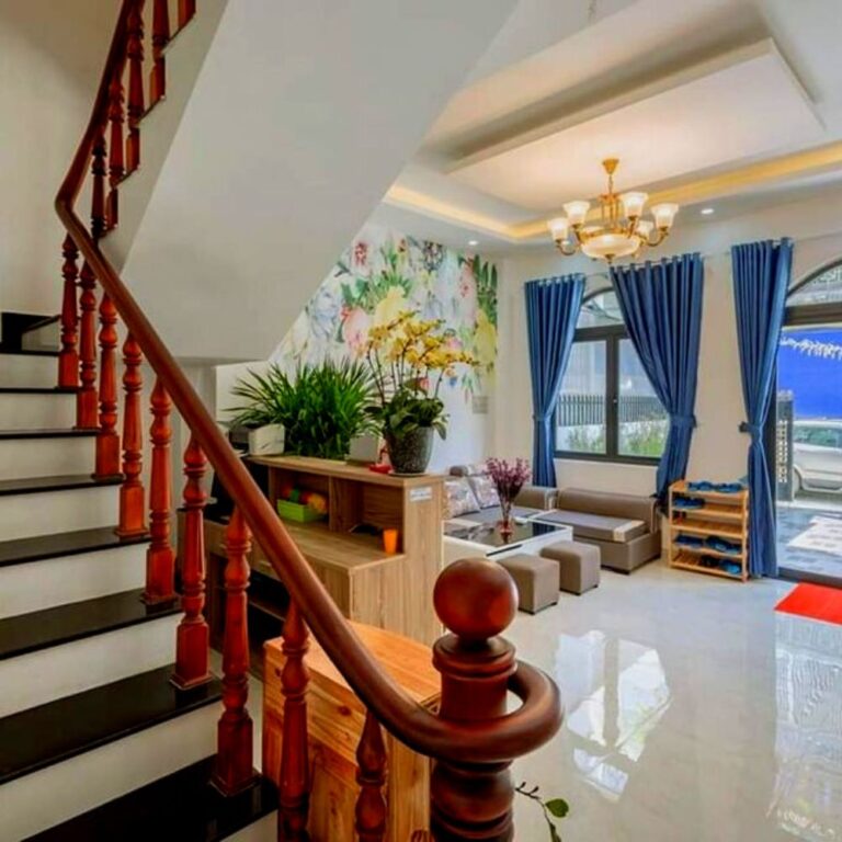 Bán khách sạn, mặt tiền đường Đa Minh, phường 5, thành phố Đà Lạt, 276m2, Thích hợp định cư và đầu tư, Đường ô tô lộ giới 10m