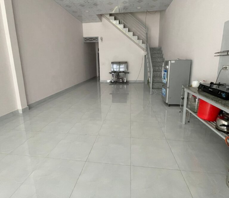 Bán nhà, đường Xô Viết Nghệ Tĩnh, phường 7, thành phố Đà Lạt, 120m2, Cách chợ số 6 1 km, Đường hẻm ô tô đến tận nơi