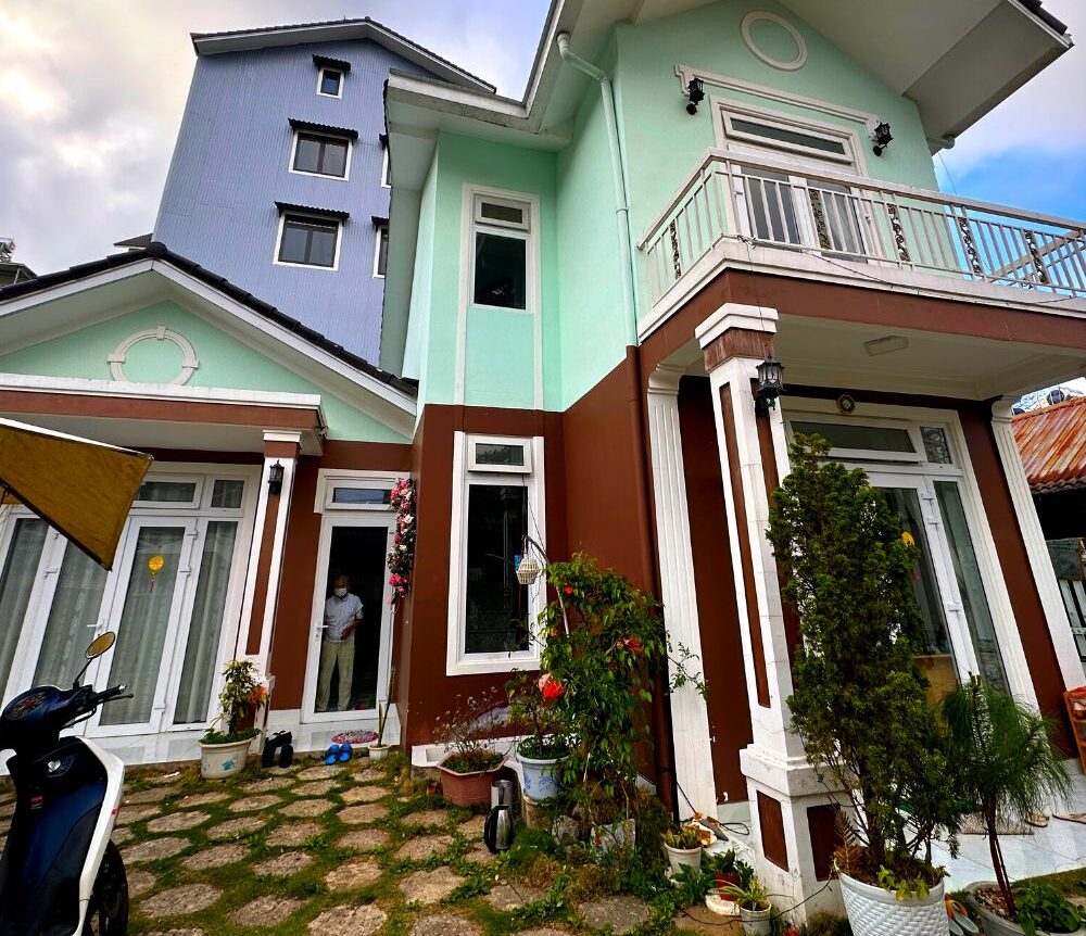 Bán biệt thự, đường Hoàng Văn Thụ, phường 5, thành phố Đà Lạt, 200m2, cách hồ Xuân Hương 3km, Đường ô tô 4m đến tận nơi