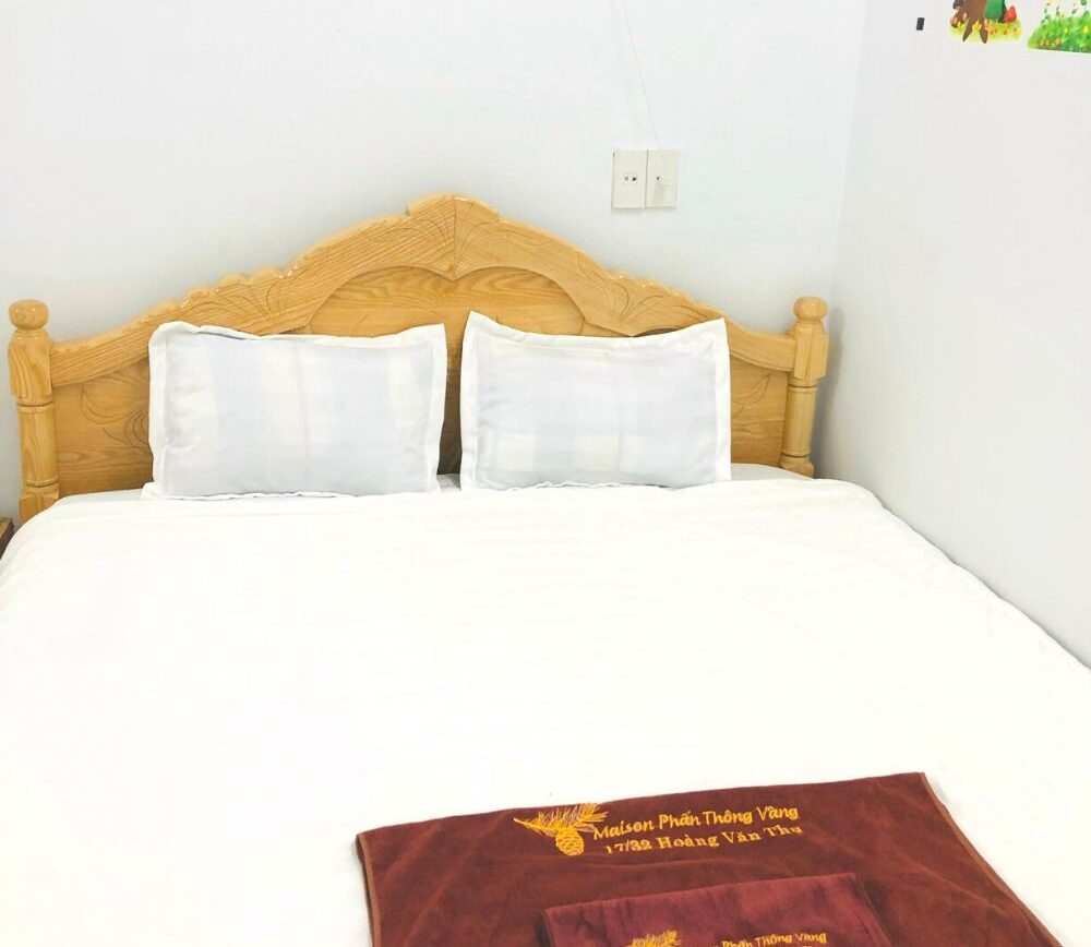 Bán biệt thự, đường Hoàng Văn Thụ, phường 5, thành phố Đà Lạt, 200m2, cách hồ Xuân Hương 3km, Đường ô tô 4m đến tận nơi