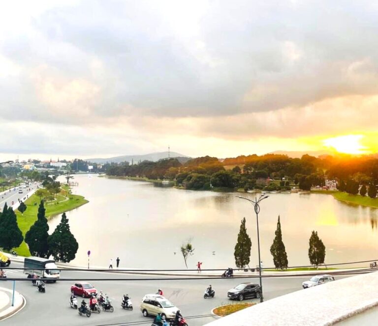 Bán biệt thự, đường Sương Nguyệt Ánh, phường 9, thành phố Đà Lạt, 502m2, gần Hồ Xuân Hương, Đường ô tô đến tận nơi