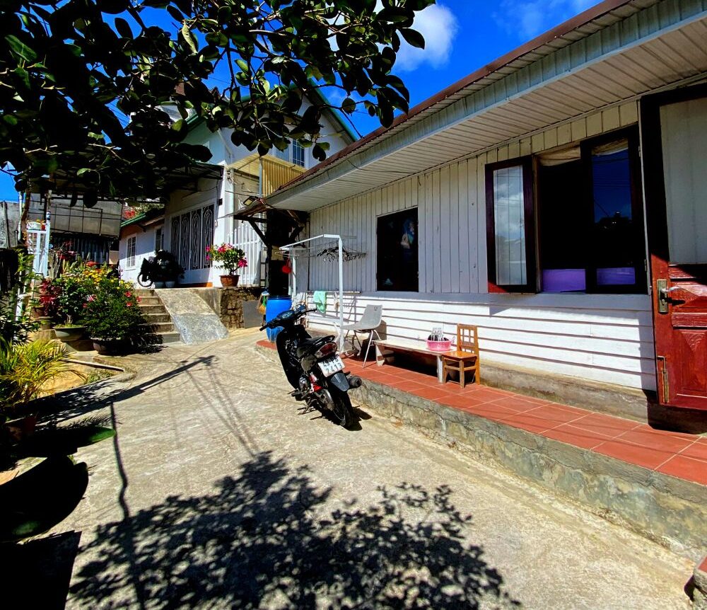 Bán đất tặng nhà, đường Lê Hồng Phong, phường 4, thành phố Đà Lạt, 147m2, ngang 13m, Gần trung tâm hành chính tỉnh, Đường hẻm xe máy tận nhà