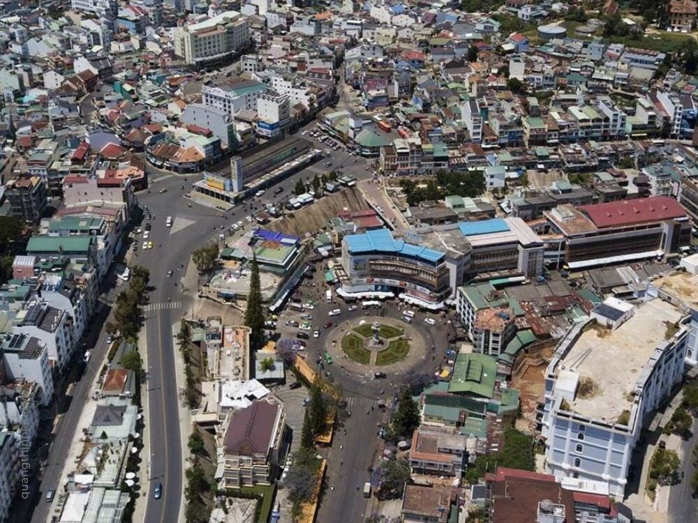 HÉ LỘ NHỮNG KHU VỰC SẼ TRIỂN KHAI LOẠT MÔ HÌNH THÍ ĐIỂM PHÁT TRIỂN KINH TẾ BAN ĐÊM TẠI THÀNH PHỐ ĐÀ LẠT 3 Kinh te ban dem Da Lat quangthinhland.vn 06 e1738663303338