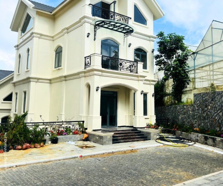 Bán 2 căn biệt thự, đường Măng Line, phường Langbiang (P7 cũ), thành phố Đà Lạt, 210m2, Bất động sản định cư và đầu tư Đà Lạt, Đường ô tô lộ giới 7m đến tận nơi