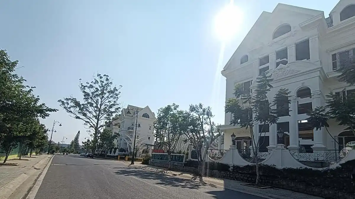 Biet thu Nguyen Du Hinh noi dung