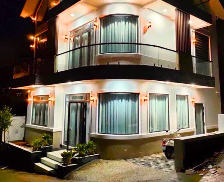 Bán biệt thự, đường Trịnh Hoài Đức, phường 11, thành phố Đà Lạt, 200m2, Mua bán biệt thự Đà Lạt, Hai mặt tiền, Đường ô tô đến tận nơi