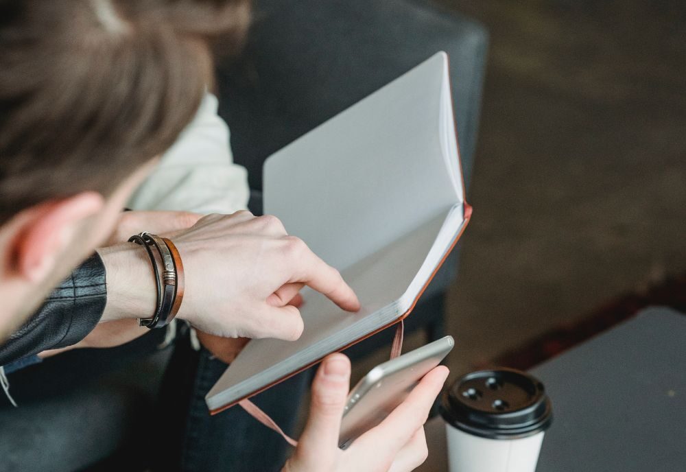 ĐỐI MẶT VỚI NHỮNG THAY ĐỔI TRONG XU HƯỚNG THỊ TRƯỜNG NHÀ ĐẤT LÂM ĐỒNG 1 Doi mat thi truong BDS quangthinhland.vn 03 e1738646070349