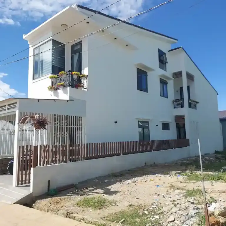 Bán nhà mới xây ngay trung tâm Lạc Dương – Lạc Dương – Lâm Đồng (121m2, sổ phân quyền 2 nhà, đường ô tô)