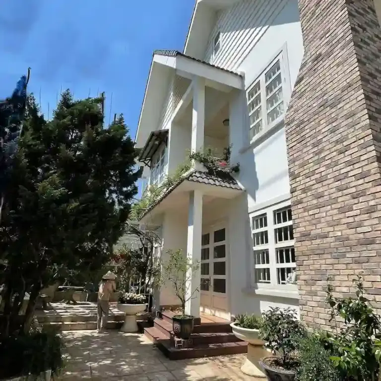 Bán biệt thự sân vườn Lữ Gia – Phường Cam Ly – Đà Lạt (334m2, sổ hồng riêng, đường ô tô)